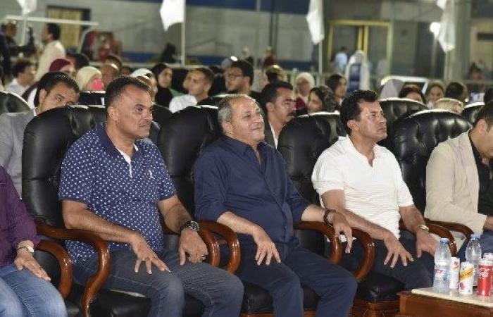 وزير الشباب ومحافظ بورسعيد يشاركان أبناء محافظة بورسعيد احتفالية  " ليالي بشبابها الصيفية " بالمدينة الرياضية بحي الضواحي