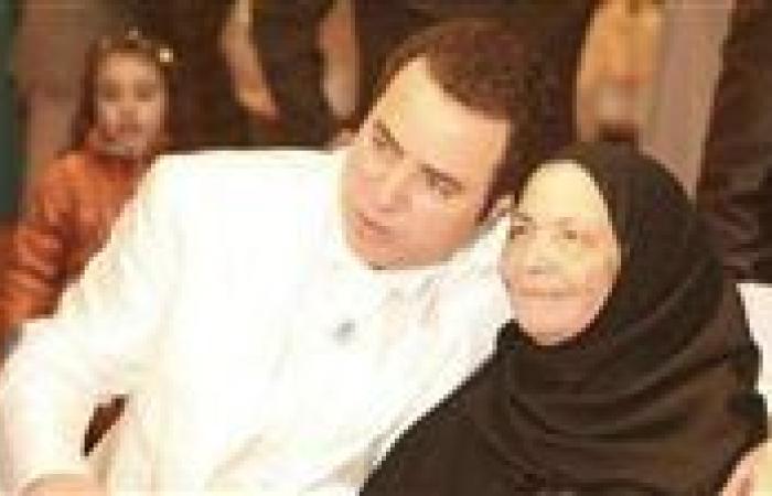 اليوم.. الفنان صبحي خليل يتلقى عزاء والدته بالحامدية الشاذلية
