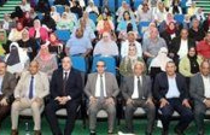نائب محافظ الإسماعيلية يشهد افتتاح الدورة التدريبية لمديرى المدارس ضمن مبادرة "جسور"