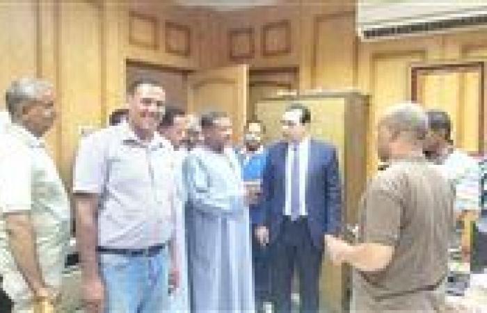 نائب محافظ قنا يتفقد منظومة التقنين ويتابع البرنامج التدريبي لحصر أملاك الدولة