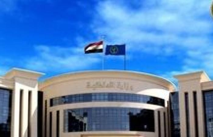 الواقعة من 2019.. الداخلية تكشف حقيقة تشاجر قائدى سيارتين بمطروح