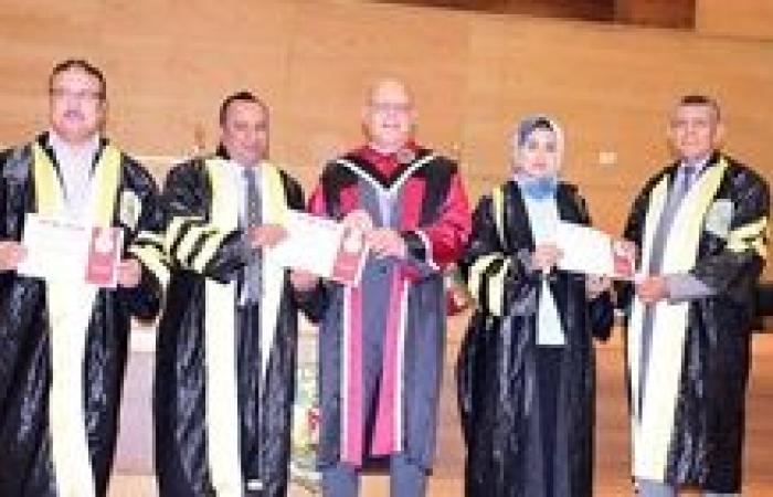 برعاية الوزير حسان النعماني.. قسم التاريخ بآداب سوهاج يتألق في عيد العلم بجائزة التميز العلمي