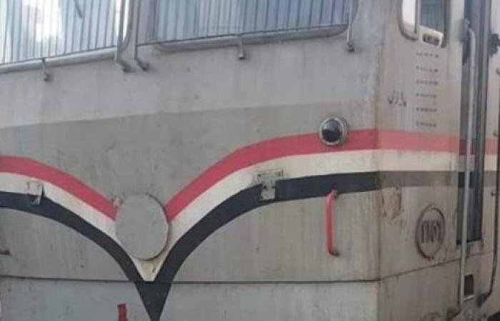 رحلة إنقاذ انتهت بمأساة.. شاب يلقى حتفه تحت عجلات القطار