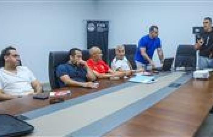 الحضري وفايز يجتمعان مع مدربي الحراس ومحللي الأداء