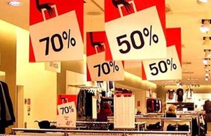 بالفيديو.. شعبة الملابس الجاهزة: عروض وتخفيضات في الأوكازيون الصيفي تصل لـ 70%