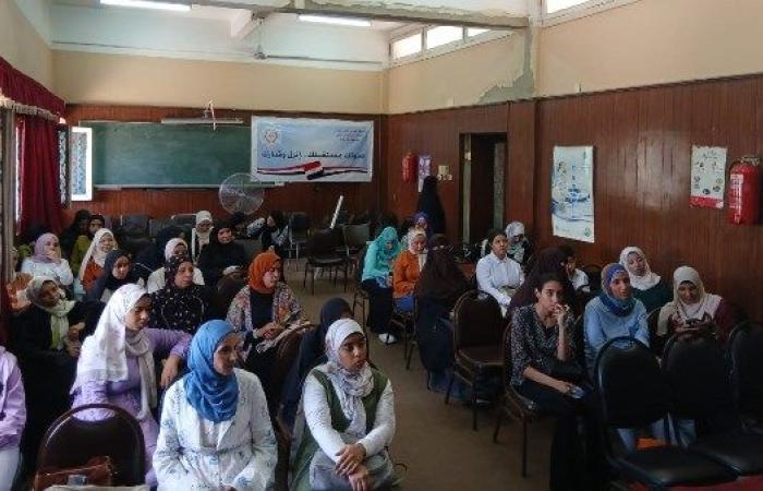 "التطبيقات الرقمية ودورها في خدمة تنمية المجتمع" ندوة بمجمع إعلام قنا