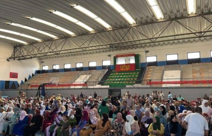 بعد سنوات من الانتظار.. ساكنة "دوار ابيه" تتسلم أوراق شققها