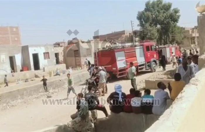 السيطره على حريق أعلى سطح 4 منازل بقرية الرمادية في الفيوم
