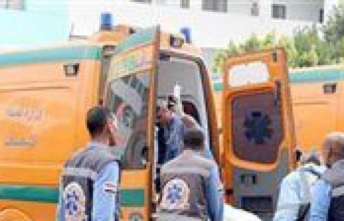 شاب يفقد قدميه بعد إلقاء نفسه أسفل القطار بسبب خلاف مع والدته بالمنيا