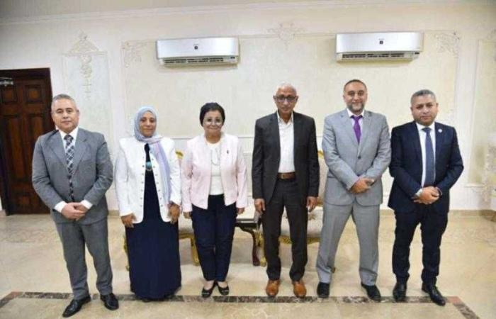 محافظ شمال سيناء يستقبل نائب وزير الصحة لتعزيز تنفيذ الخطة العاجلة للسكان والتنمية