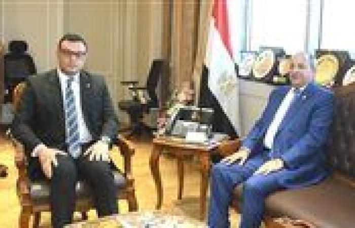 وزير الإسكان يستقبل محافظ بورسعيد لبحث ملفات العمل والتعاون المشترك