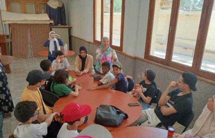 أتوبيس الفن الجميل يصطحب الأطفال في جولة تثقيفية بمتحف إيمحتب بسقارة