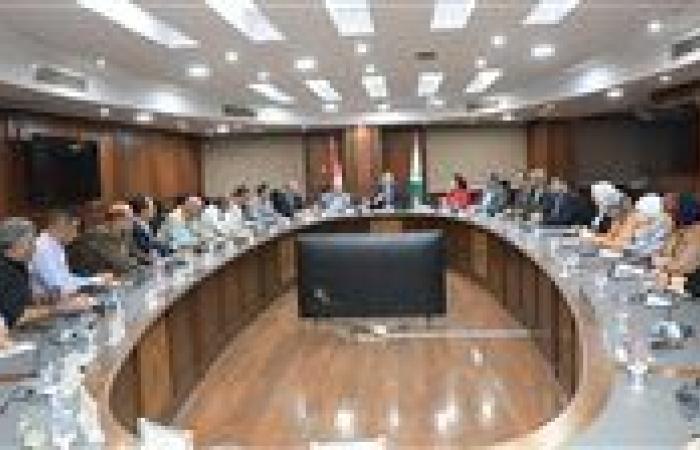 محافظ الجيزة يكلف مديرية الطرق بإعداد خطة متكاملة لرصف ورفع كفاءة وإنارة جميع الأنفاق