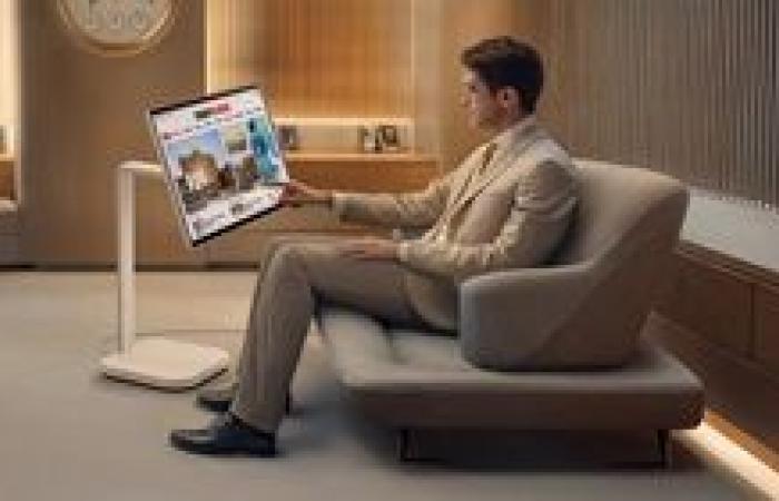 شاشات SWING من إل جي توفر المرونة في مساحة العمل والوظائف المعززة لبيئة الأعمال الحديثة