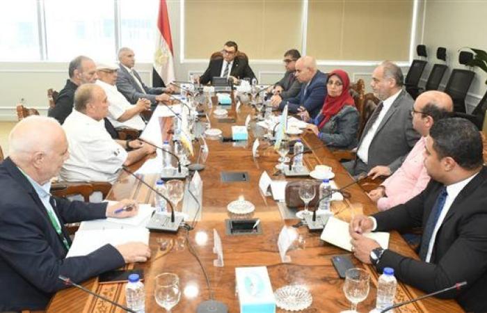 الشربيني يستعرض مع مستثمري 6 أكتوبر مقترحات تسريع تنفيذ المشروعات السكنية والتجارية