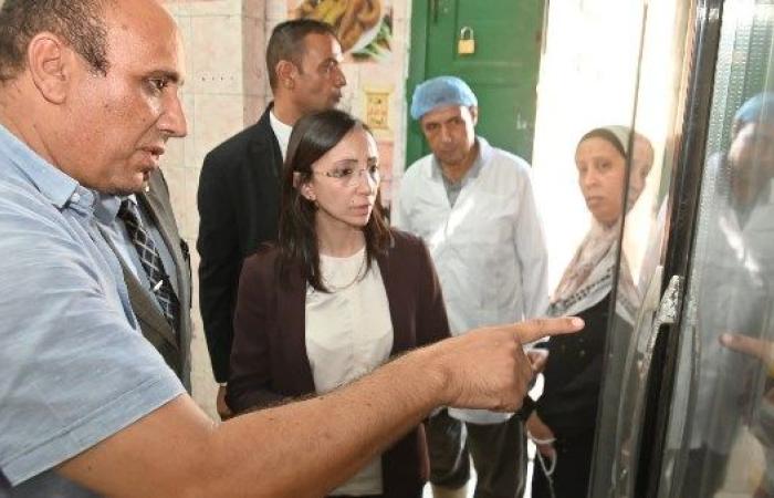 محافظ البحيرة تتفقد مدرسة دمنهور الثانوية الزراعية وتشيد بتطوير التعليم الفني