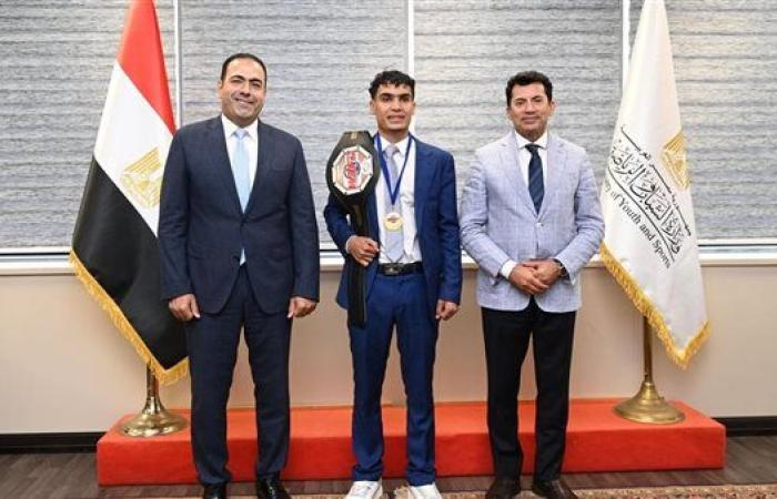 وزير الشاب الرياضة يلبي رغبة البطل محمد راتب بجهود من النائب محمود حسين