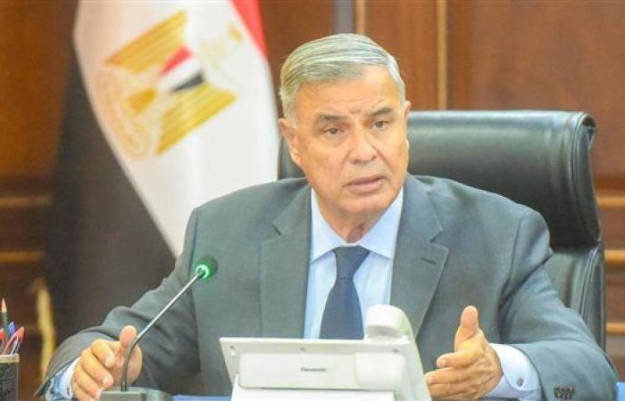 محافظ الإسكندرية يتابع الحالة الصحية لمصابي حادث غرق في إحدى شواطئ الإسكندرية