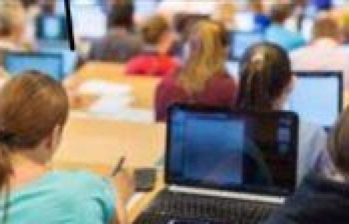عاجل| التحول الرقمي في المدارس.. وخبراء يكشفون خريطة التحديات والحلول