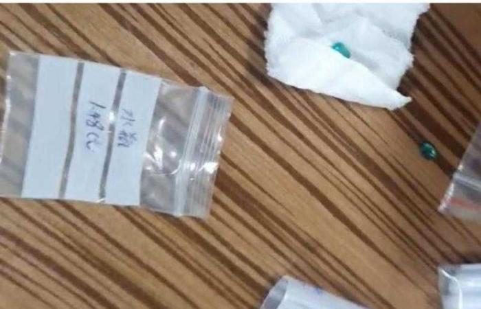 جمارك مطار القاهرة تضبط محاولات تهريب متنوعة لأحجار كريمة ومخدرات ومستندات مزورة