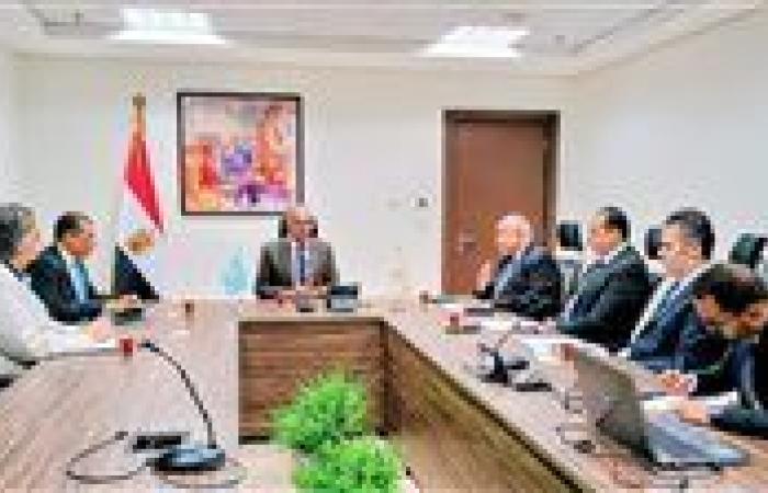 نائب وزير الإسكان يترأس اجتماع لجنة إعداد "مُقترح اللائحة التنفيذية لقانون تنظيم مرفق مياه الشرب والصرف الصحي"