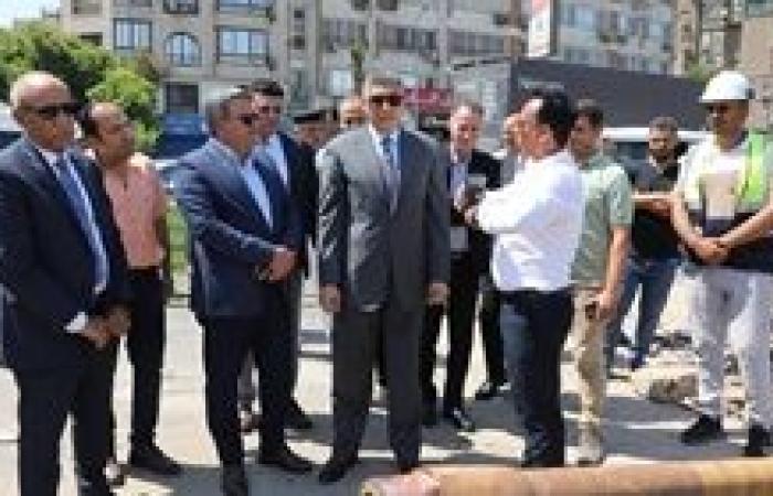 محافظ الجيزة يتابع الأعمال الجارية لتوصيل كابلات الجهد العالي لدعم محطة مياه جزيرة الدهب