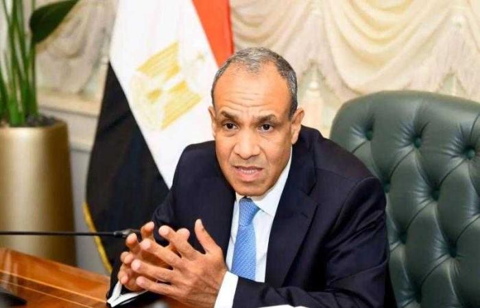 وزير الخارجية والهجرة يتوجه إلى جدة