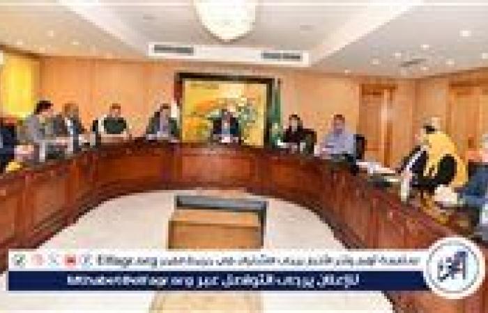 محافظ الفيوم يبحث آليات تعظيم الاستفادة من أراضي جنوب بحيرة قارون
