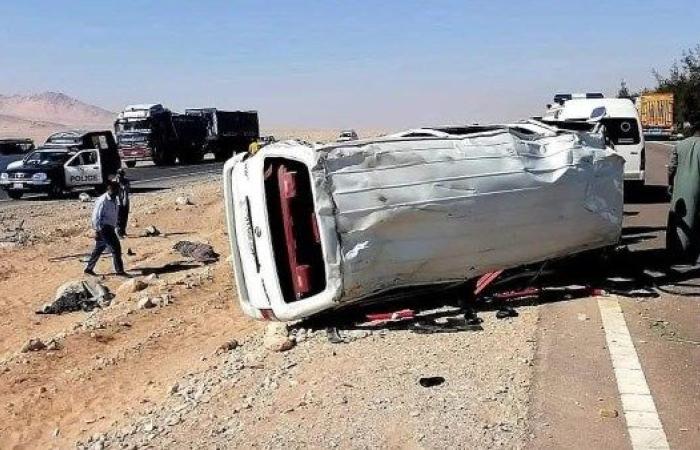 إصابة 18 شخصًا من عائلة واحدة في حادث انقلاب ميكروباص بالبحيرة