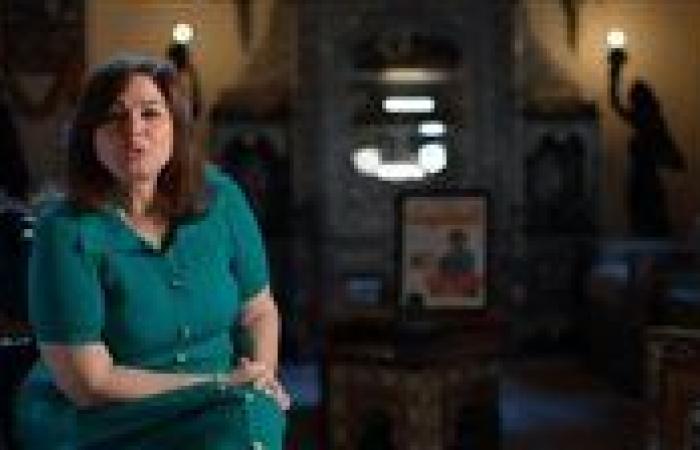 أنا مش مجنونة علشان أقول كده.. إلهام شاهين تكشف حقيقة تدريس مسيرتها في المدارس