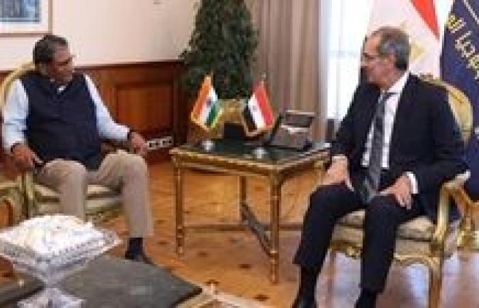 وزير الاتصالات يبحث مع سفير الهند بالقاهرة تعزيز التعاون في مجالات التعهيد وبناء القدرات الرقمية والذكاء الاصطناعي