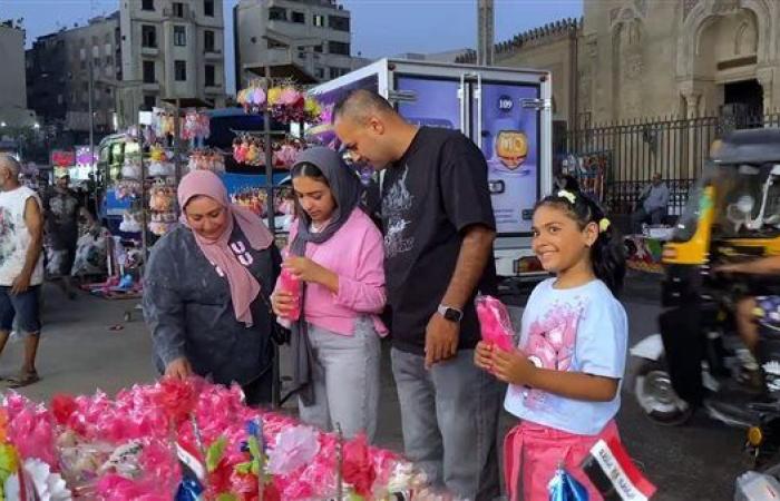 تجار حلاوة المولد: الأسعار أفضل من العام الماضي وهذا ما يميز السيدة زينب.. شاهد