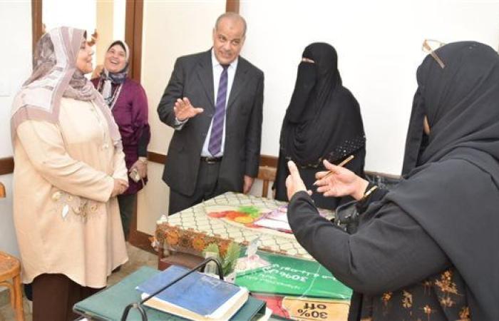 مدير تعليم بورسعيد يتايع استعدادات المدارس لبدء العام الدراسي الجديد