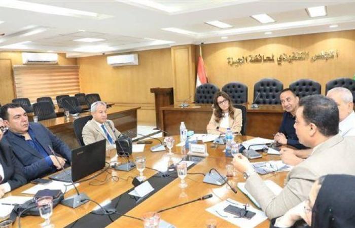 نائب محافظ الجيزة تراجع عروض شركات تدوير المخلفات بمقلب شبرامنت