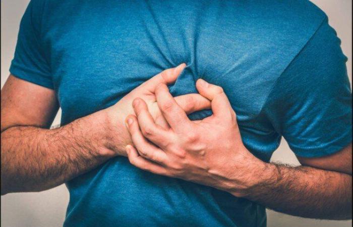 أبرزها ضيق التنفس.. أعراض وأسباب السكتة القلبية المفاجئة
