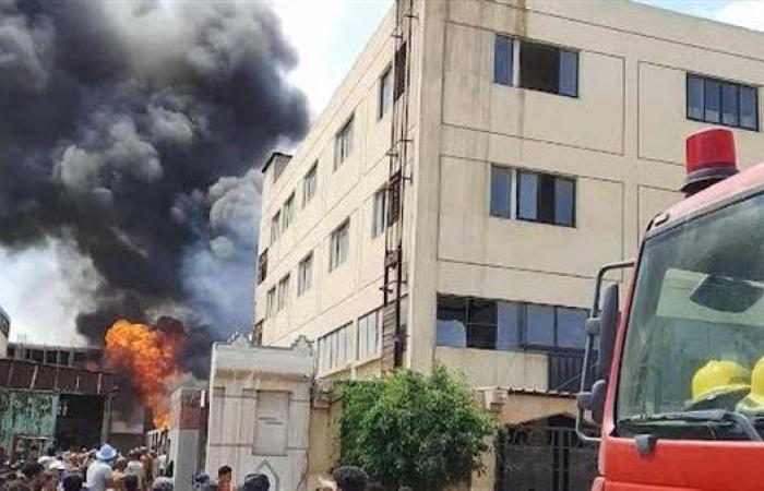 حريق هائل يلتهم مصنع كونتر فى دمياط