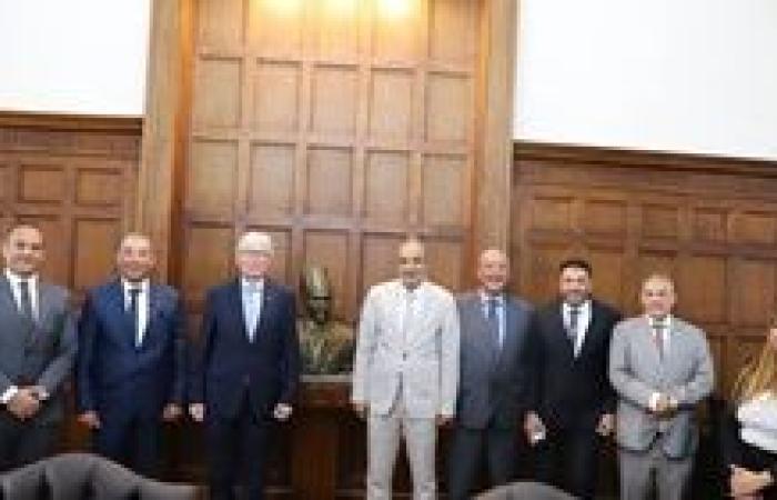 غرفة الإسكندرية تبحث التعاون مع سفير بيرو