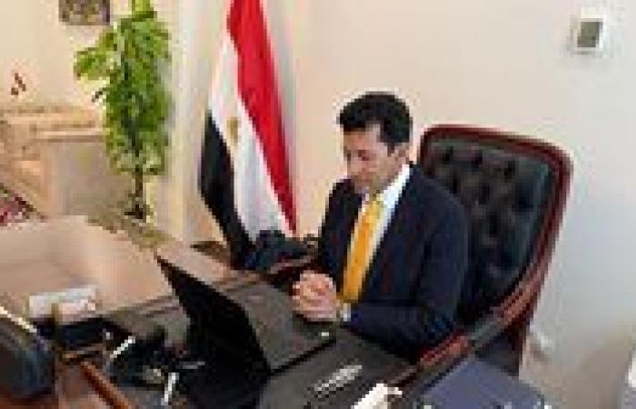 وزير الرياضة يتابع استعدادات إطلاق مبادرة "الكيانات في الشارع"