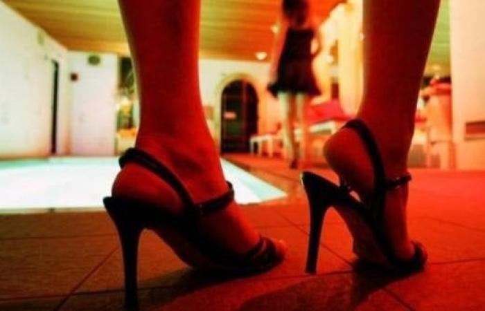 حبس المتهمة بإدارة مسكنها في الأعمال المنافية للآداب بالتجمع