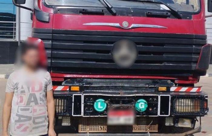 ضبط سائق نقل سار عكس الاتجاه بطريق المحور بالجيزة