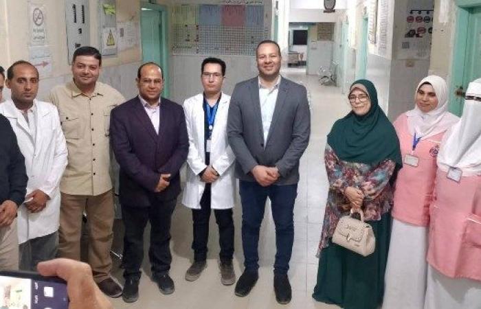 وكيل صحة البحيرة يتفقد وحدة الوفائية بالدلنجات ليلاً ويستمع لمطالب الأهالي