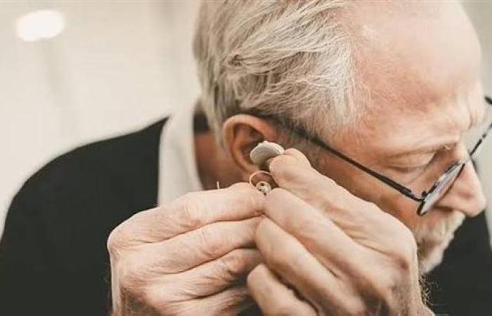 العلاقة الخفية بين ضعف السمع وتطور الخرف