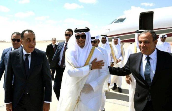 رئيس الوزراء يستقبل نظيره القطري بمطار العلمين الدولي
