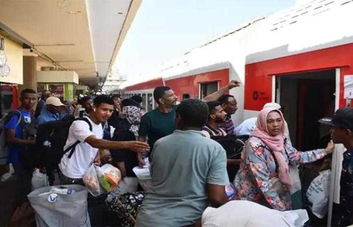 الهيئة القومية لسكك حديد مصر: تسيير القطار التاسع للعودة الطوعية للأشقاء السودانيين وعلى متنه ٩٤٠ سودانيًا