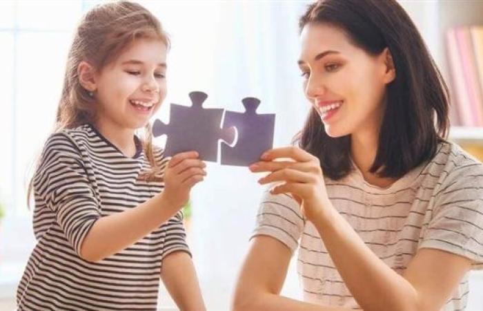 خبير أسري: لا يمكن الاعتماد فقط على المدرسة في تربية الأبناء