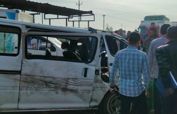 بالاسماء .. إصابة 19 عاملاً زراعياً في انقلاب ميكروباص بصحراوي البحيرة