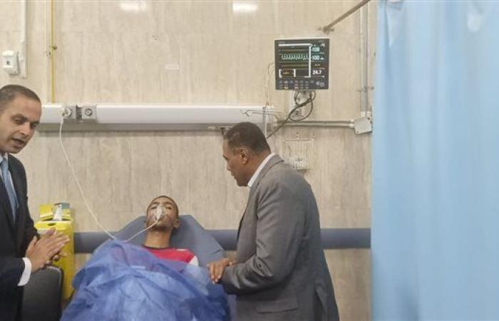 محافظ مطروح يطمئن على حالة مصابي حادث انقلاب عربات القطار بزاوية العوامة