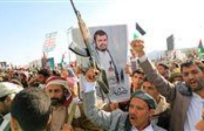 هل يتراجع الحوثيون عن استهداف إسرائيل بعد اغتيال رئيس الحكومة وعدد من الوزراء؟
