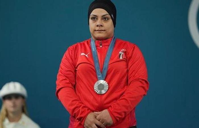 الأيقونة سارة سمير.. بطلة رفع الأثقال التي عشقت التحدي واعتادت التواجد على منصات التتويج