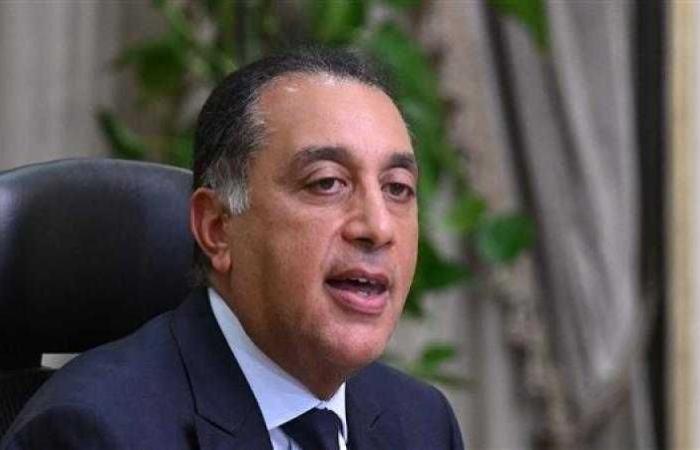 رئيس الوزراء: مصر دولة كثيفة السكان تحيا فى بيئة صحراوية وتعتمد على نهر النيل